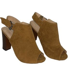 🎄Chase + Chloe • Block Heel Sandal • 9